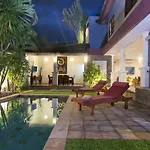 4BR Villa Selasa - Minggu Villas Seminyak